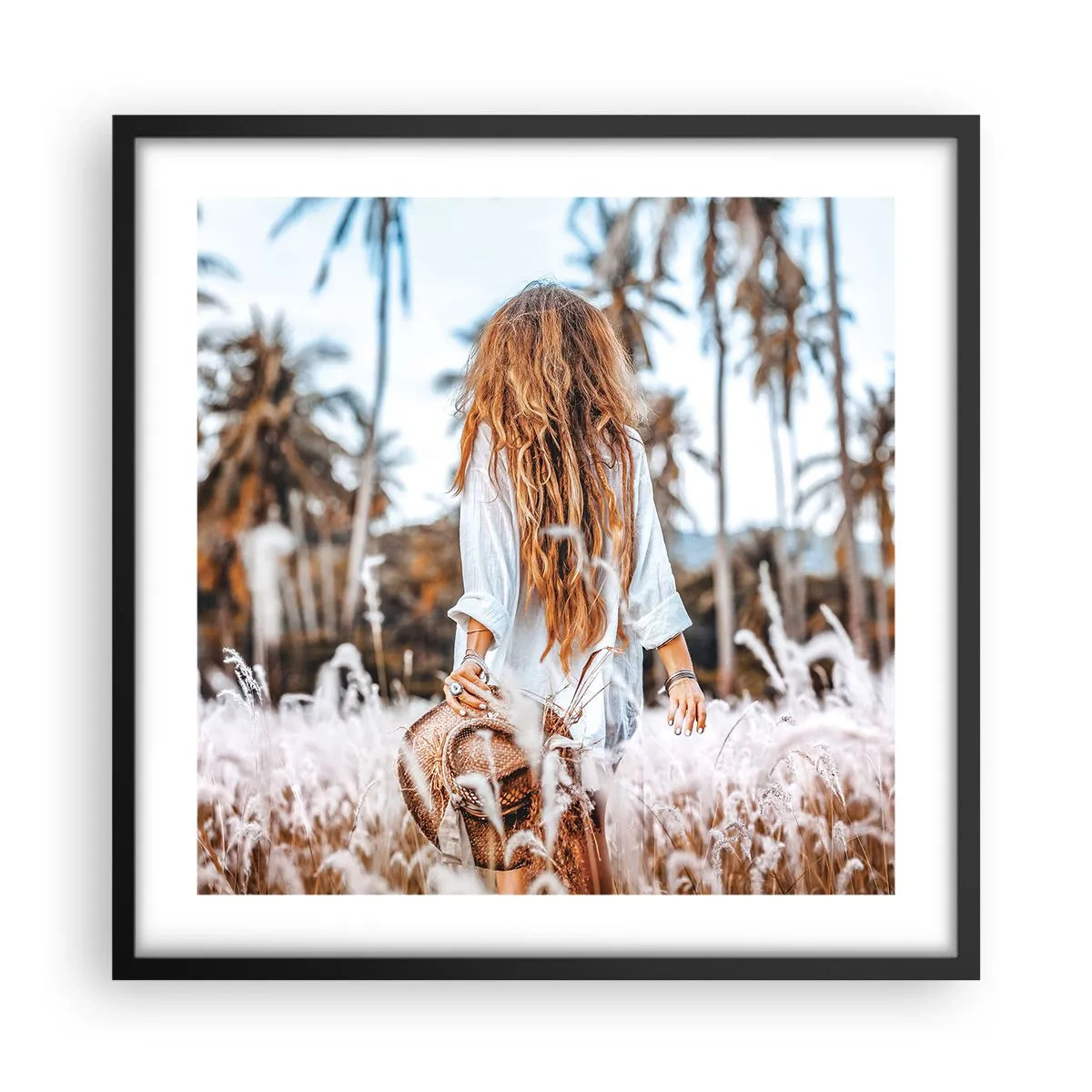 Póster en marco negro - Nacida en el plumón de la Tierra - 50x50 cm