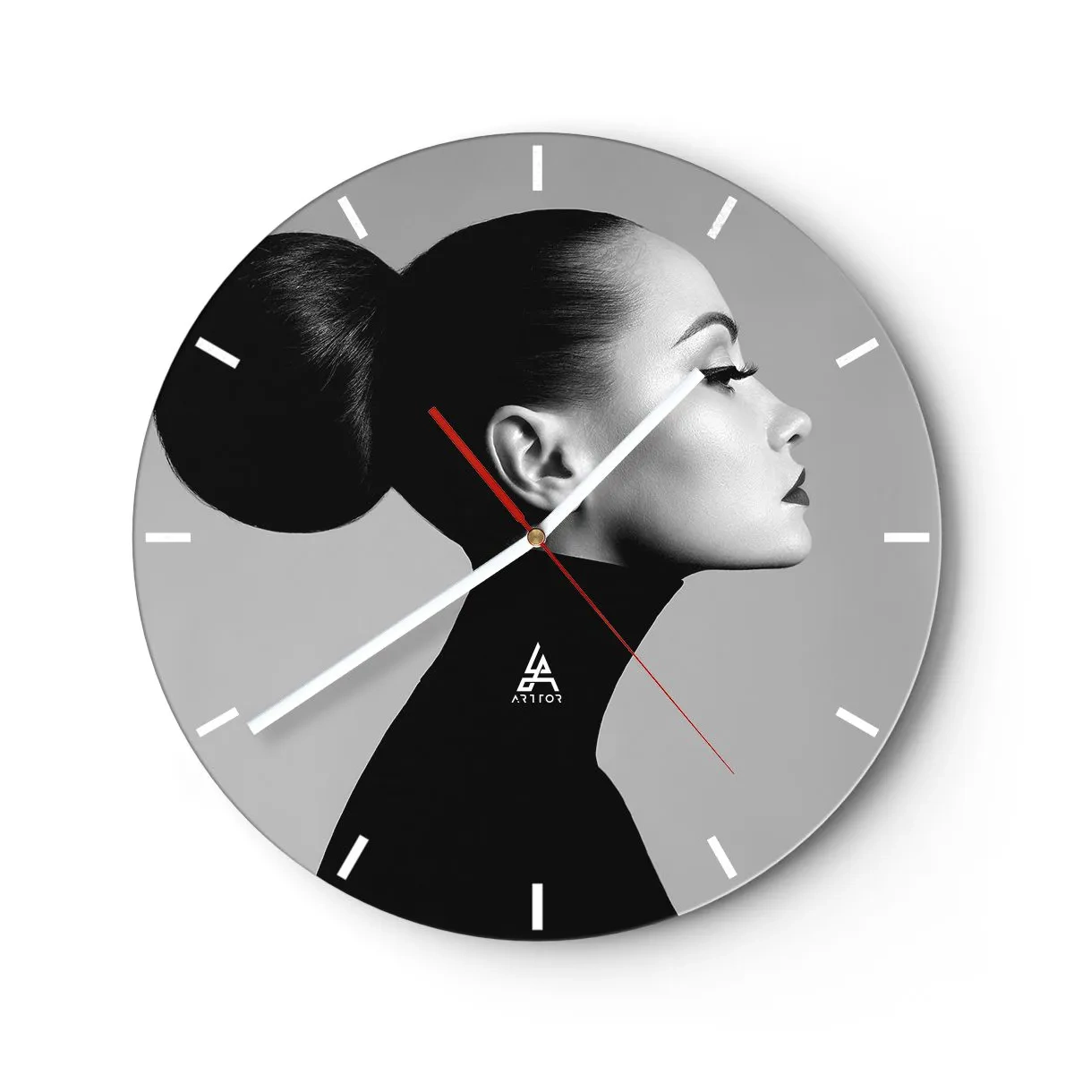 Reloj de pared - Reloj de vidrio - Perfil de una mujer en estilo artístico sobre fondo gris. - 30x30cm - Nefertiti contemporánea - Decoración de pared moderna para salón, cocina y dormitorio ARTTOR