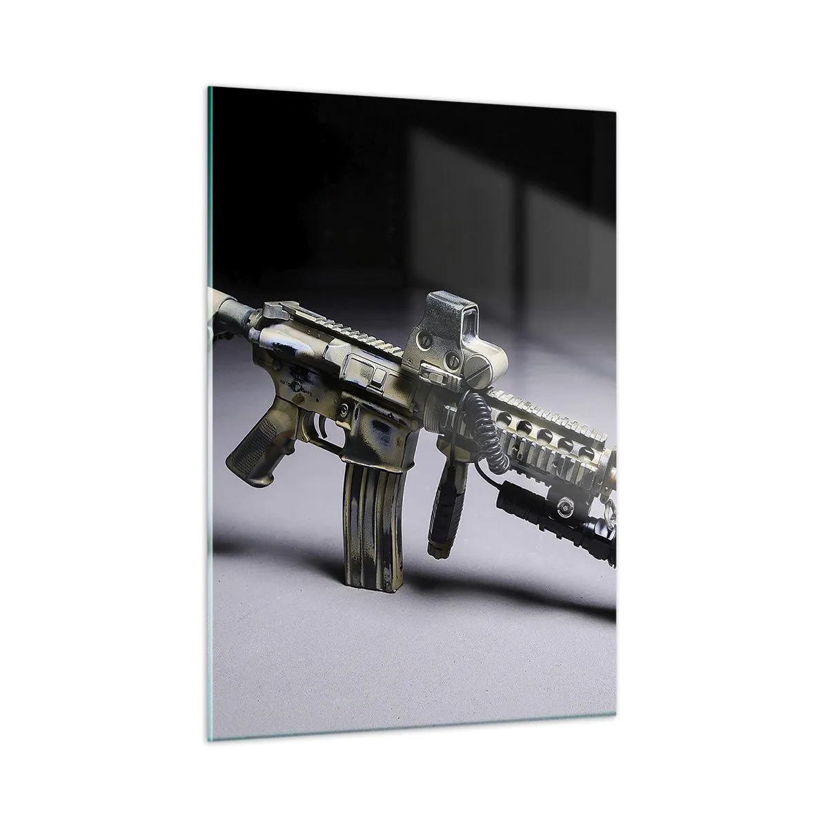 Cuadro sobre vidrio - Impresiones sobre Vidrio - Un rifle moderno sobre un fondo oscuro con acento industrial. - 50x70cm - Siempre amenazante - Decoración de pared moderna para salón y dormitorio ARTTOR