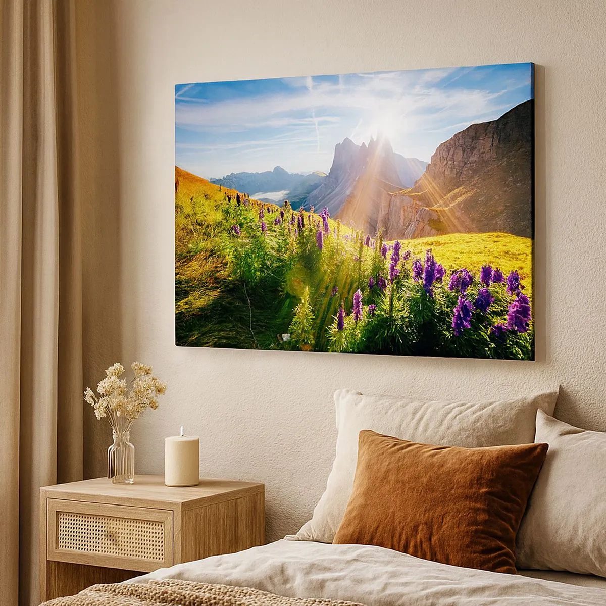 Cuadro sobre lienzo - Impresión de Imagen - Paisaje de montaña con flores a la luz del sol naciente. - 70x50cm - La vida secreta de las hierbas - Decoración de pared moderna para salón y dormitorio ARTTOR