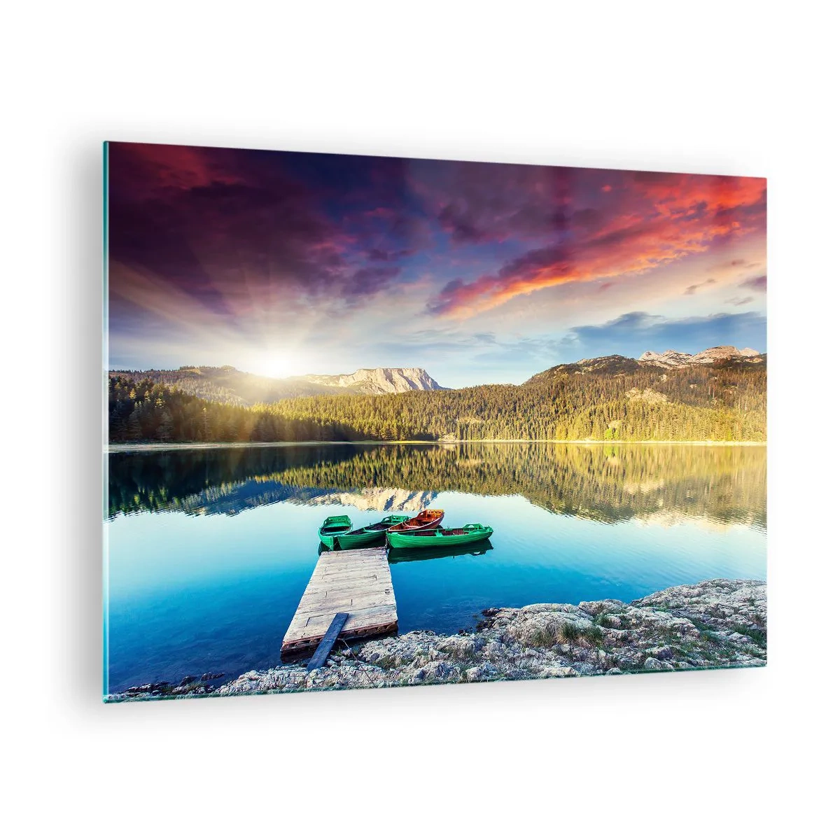 Cuadro sobre vidrio - Impresiones sobre Vidrio - Un pintoresco lago con un muelle de madera y barcos al atardecer. - 70x50cm - Sobre el agua tan suave como un espejo - Decoración de pared moderna para salón y dormitorio ARTTOR