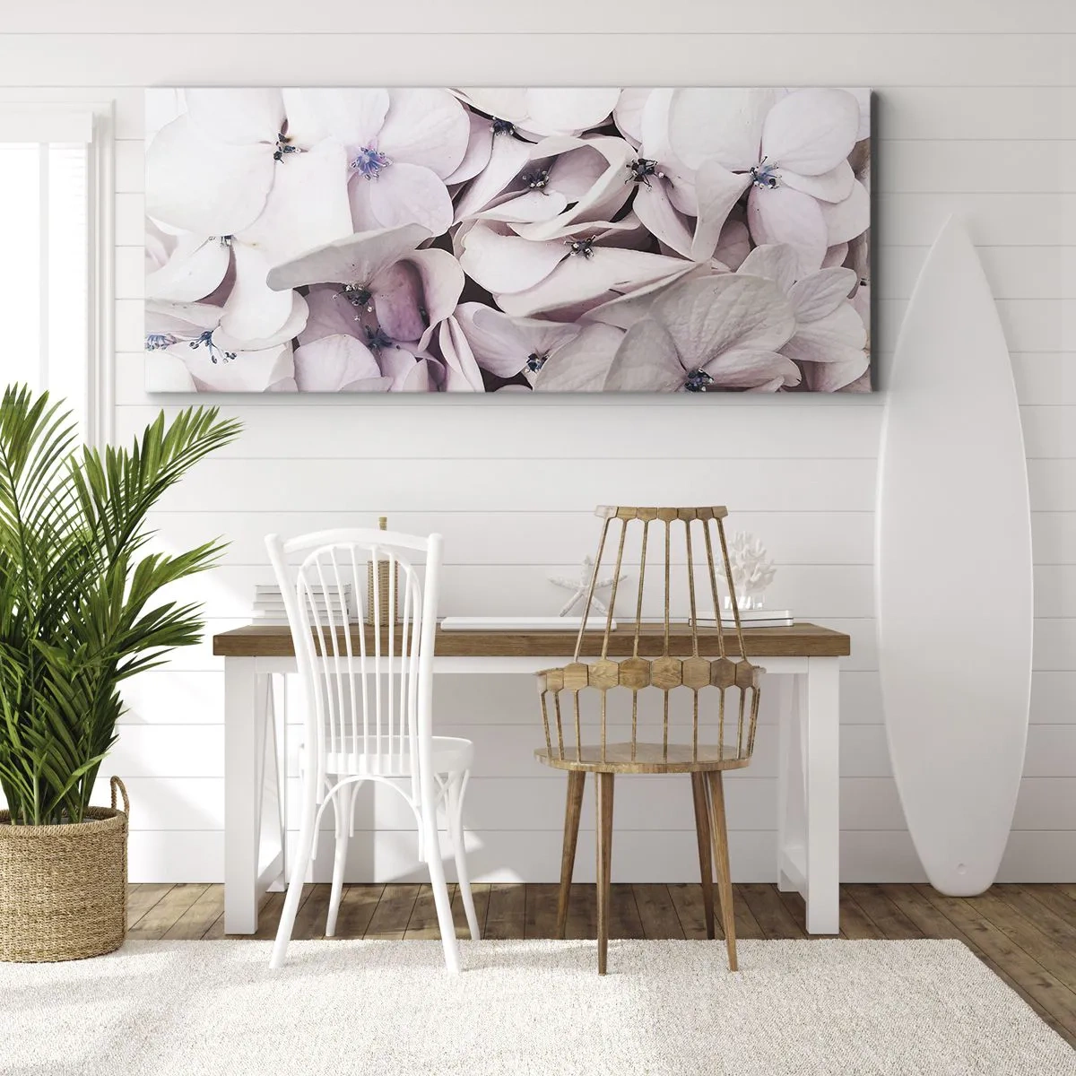 Cuadro sobre lienzo - Impresión de Imagen - Delicadas hortensias blancas en tonos pastel. - 160x50cm - En un torrente de flores - Decoración de pared moderna para salón y dormitorio ARTTOR