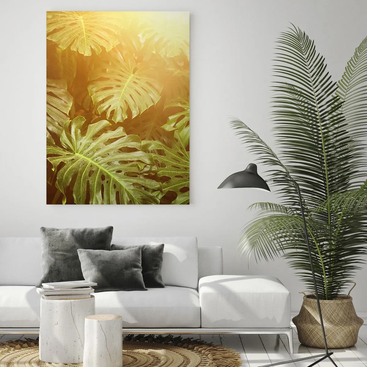 Cuadro sobre vidrio - Impresiones sobre Vidrio - Hojas verdes de monstera bajo la luz dorada del sol tropical. - 50x70cm - Hacia el verdor... - Decoración de pared moderna para salón y dormitorio ARTTOR
