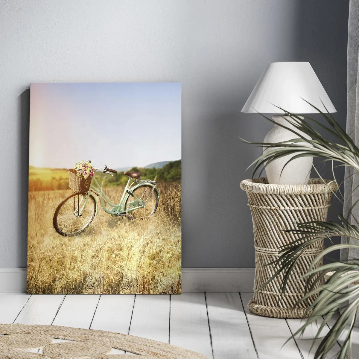 Cuadro sobre lienzo - Impresión de Imagen - Una bicicleta retro con una cesta llena de flores sobre un fondo de pradera. - 70x100cm - Me quedaré aquí un tiempo - Decoración de pared moderna para salón y dormitorio ARTTOR