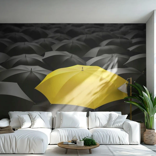 Fotomural Premium Sand - Un paraguas amarillo que destaca sobre el fondo negro. - 100x70cm - Adiós a la tristeza - Decoración de pared moderna para salón y dormitorio ARTTOR