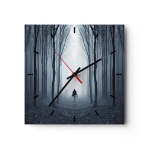 Reloj de pared - Reloj de vidrio - Una figura caminando entre los árboles en un bosque brumoso. - 30x30cm - Alto y claro - Decoración de pared moderna para salón y dormitorio ARTTOR
