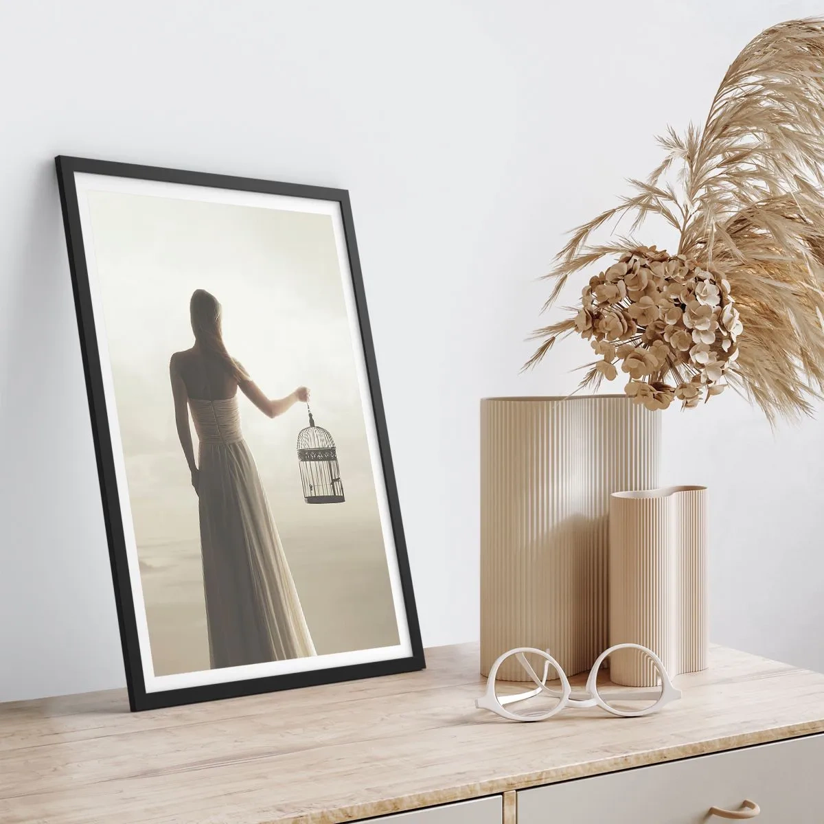 Póster en marco negro - Sé libre - 30x40 cm