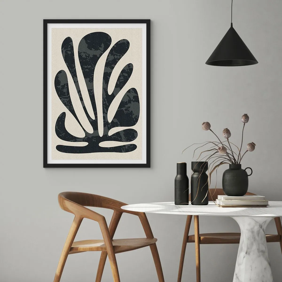 Póster en marco negro - Forma abstracta de planta negra sobre un fondo beige - 50x70cm - Abstracción con varios extremos - Decoración de pared moderna para salón y dormitorio ARTTOR