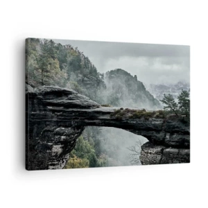 Cuadro sobre lienzo - Impresión de Imagen - Un arco de piedra rodeado de montañas brumosas y bosques. - 70x50cm - La aventura está a punto de comenzar - Decoración de pared moderna para salón y dormitorio ARTTOR