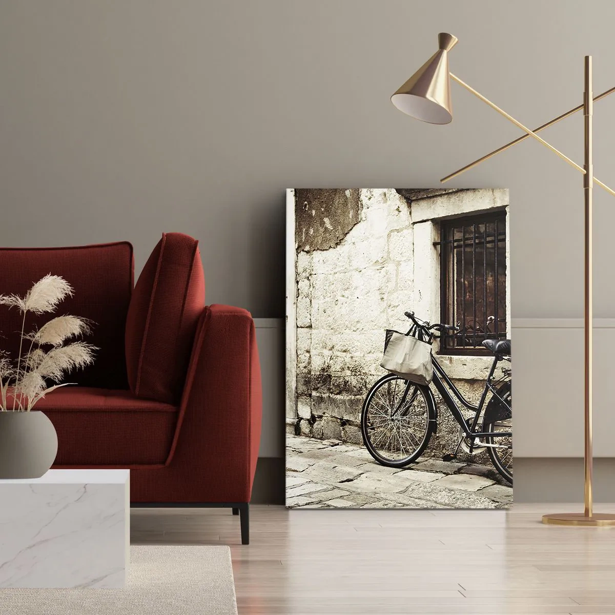 Cuadro sobre lienzo - Impresión de Imagen - Una bicicleta contra una pared de piedra con una ventana y puerta de estilo retro. - 50x70cm - Regreso al pasado - Decoración de pared moderna para salón y dormitorio ARTTOR