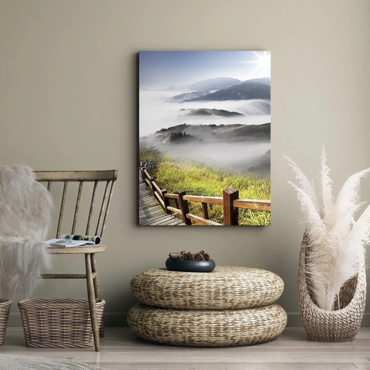 Cuadro sobre lienzo - Impresión de Imagen - Un sendero de madera entre las montañas brumosas por la mañana. - 70x100cm - Tejido de resplandor y niebla - Decoración de pared moderna para salón y dormitorio ARTTOR