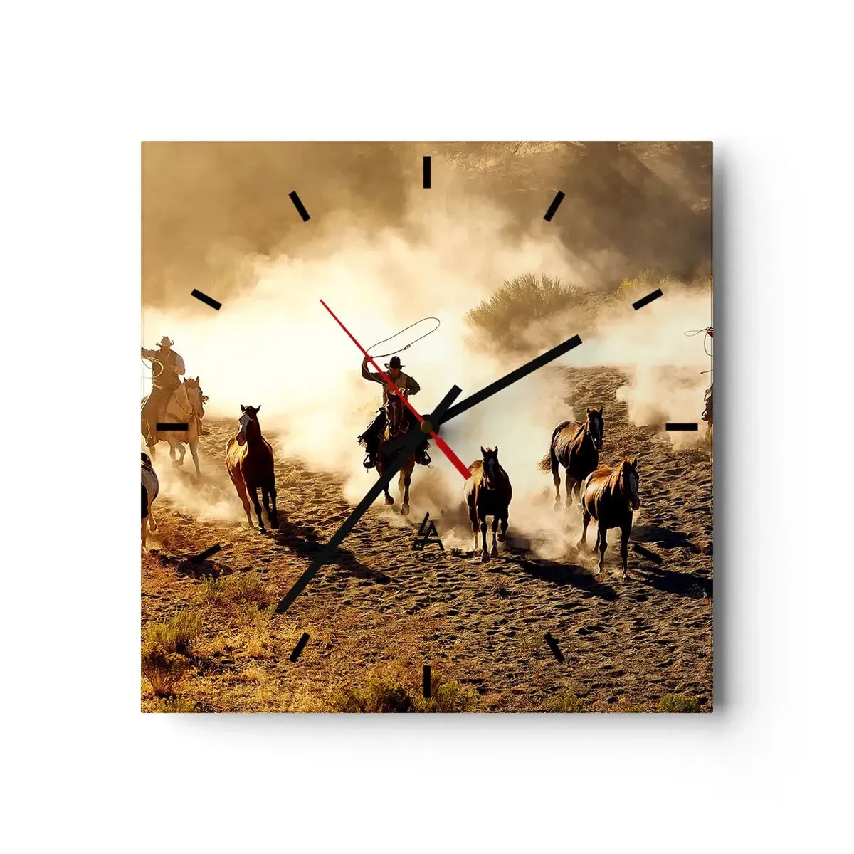 Reloj de pared - Reloj de vidrio - Vaqueros a caballo en acción en el terreno desértico. - 30x30cm - El salvaje oeste - Decoración de pared moderna para salón y dormitorio ARTTOR