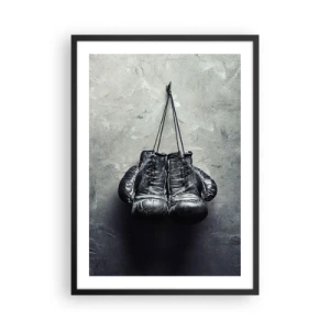 Póster en marco negro - Guantes de boxeo negros colgando de una cuerda - 50x70cm - Tiempo de lucha y tiempo de paz - Decoración de pared moderna para salón y dormitorio ARTTOR