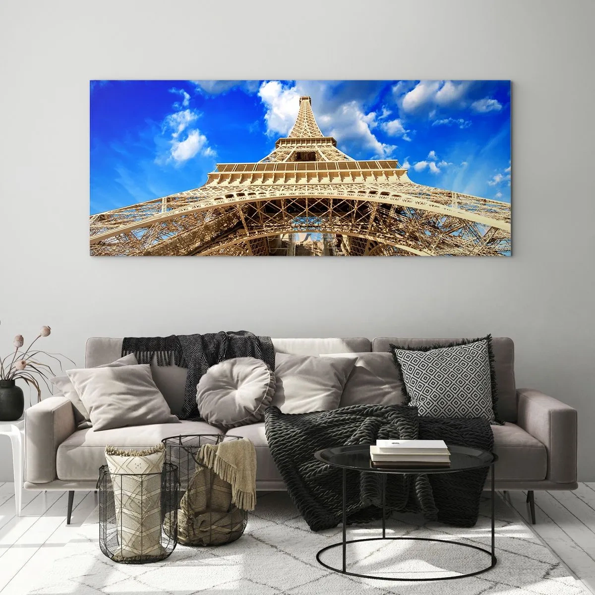 Cuadro sobre vidrio - Impresiones sobre Vidrio - La Torre Eiffel desde abajo contra un cielo azul - 160x50cm - Alcanzando el cielo y las nubes - Decoración de pared moderna para salón y dormitorio ARTTOR