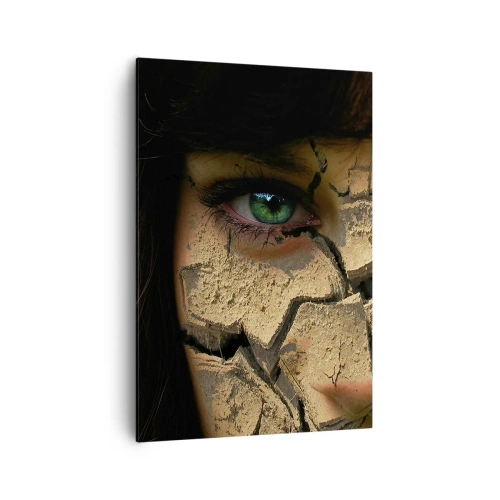 Cuadro sobre lienzo - Impresión de Imagen - El rostro de una mujer de ojos verdes cubierto con una estructura de tierra agrietada. - 70x100cm - Deleite y asombro - Decoración de pared moderna para salón y dormitorio ARTTOR