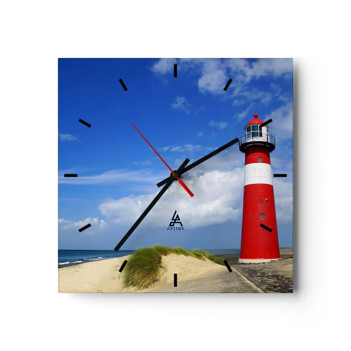 Reloj de pared - Reloj de vidrio - Faro rojo en la playa bajo un cielo azul - 30x30cm - Una soledad de ensueño - Decoración de pared moderna para salón y dormitorio ARTTOR