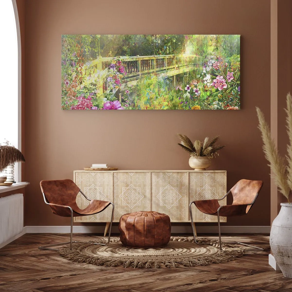 Cuadro sobre lienzo - Impresión de Imagen - Un puente rodeado de exuberante vegetación y flores. - 160x50cm - Un puente de suspiros de primavera - Decoración de pared moderna para salón y dormitorio ARTTOR