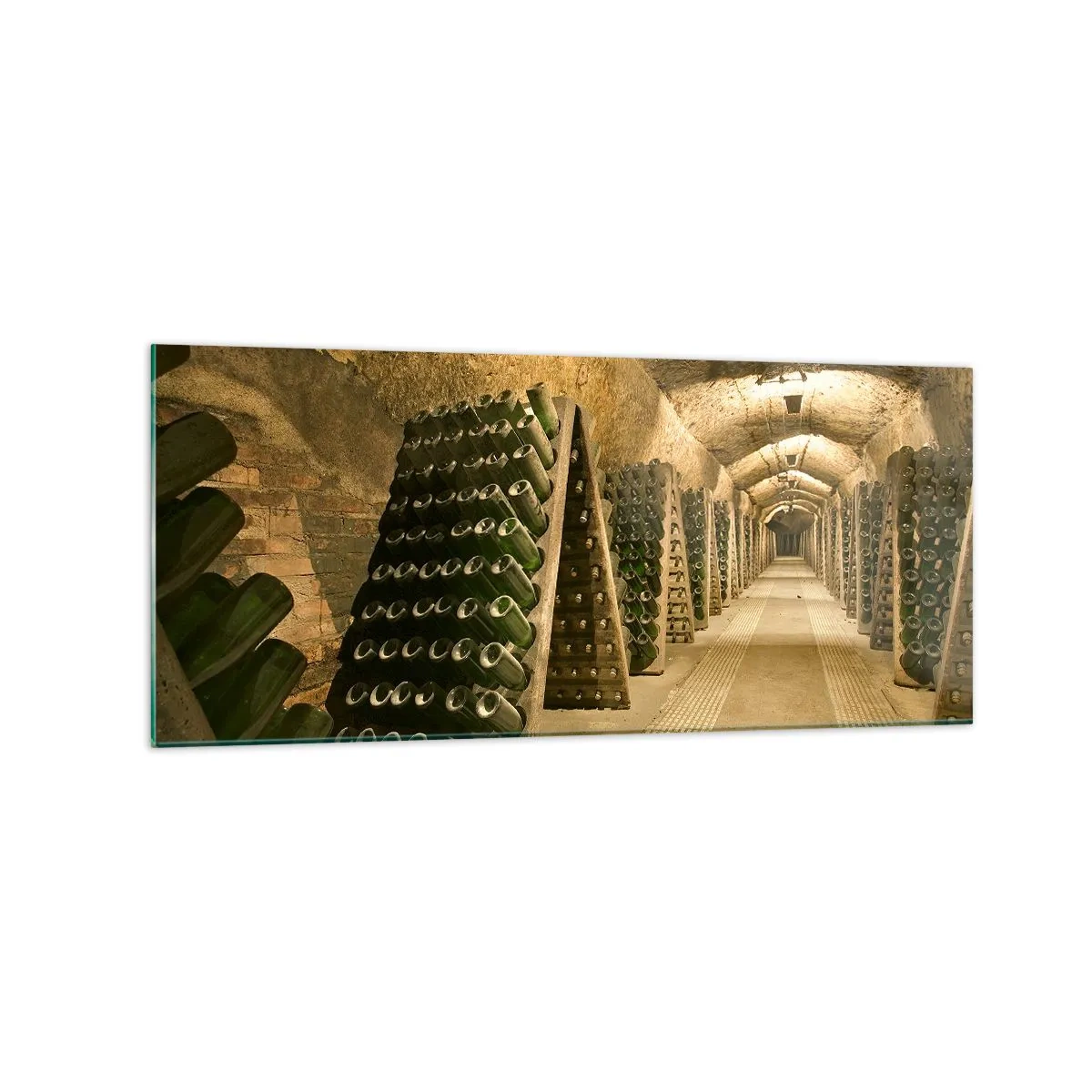 Cuadro sobre vidrio - Impresiones sobre Vidrio - Un viñedo con una bodega llena de botellas de vino expuestas en estantes de madera. - 120x50cm - El nacimiento del gusto - Decoración de pared moderna para salón y dormitorio ARTTOR