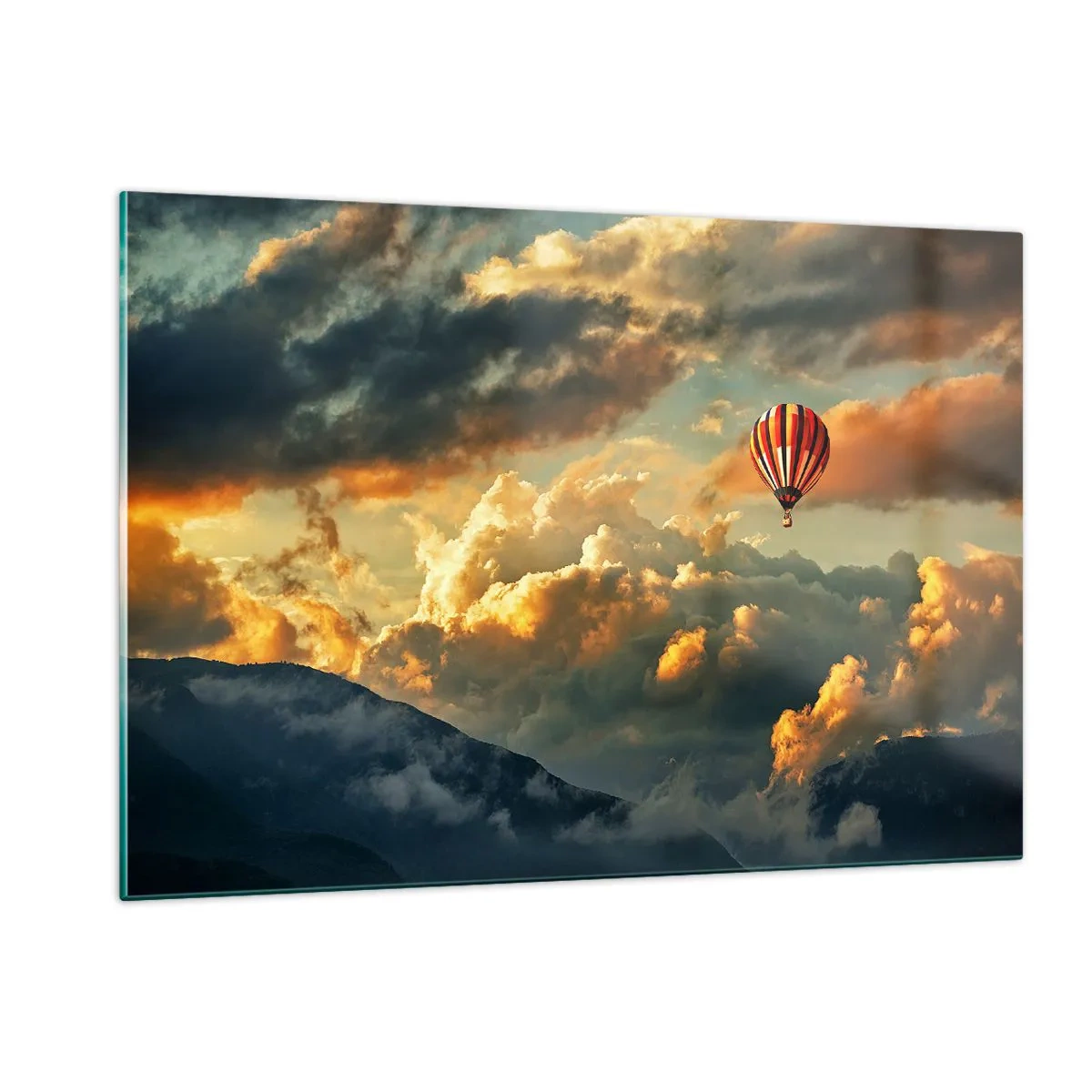 Cuadro sobre vidrio - Impresiones sobre Vidrio - Un globo flotando sobre las montañas entre las nubes al atardecer. - 120x80cm - Vuelo porque quiero - Decoración de pared moderna para salón y dormitorio ARTTOR