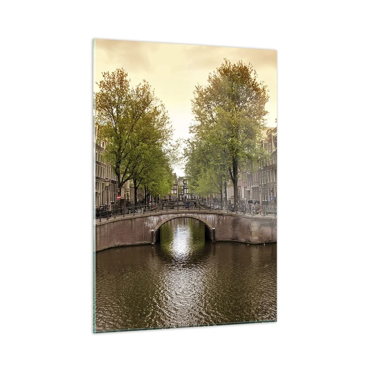 Cuadro sobre vidrio - Impresiones sobre Vidrio - Un canal y un puente rodeados de casas de vecindad en Ámsterdam - 50x70cm - ¿En barco o en bicicleta? - Decoración de pared moderna para salón y dormitorio ARTTOR