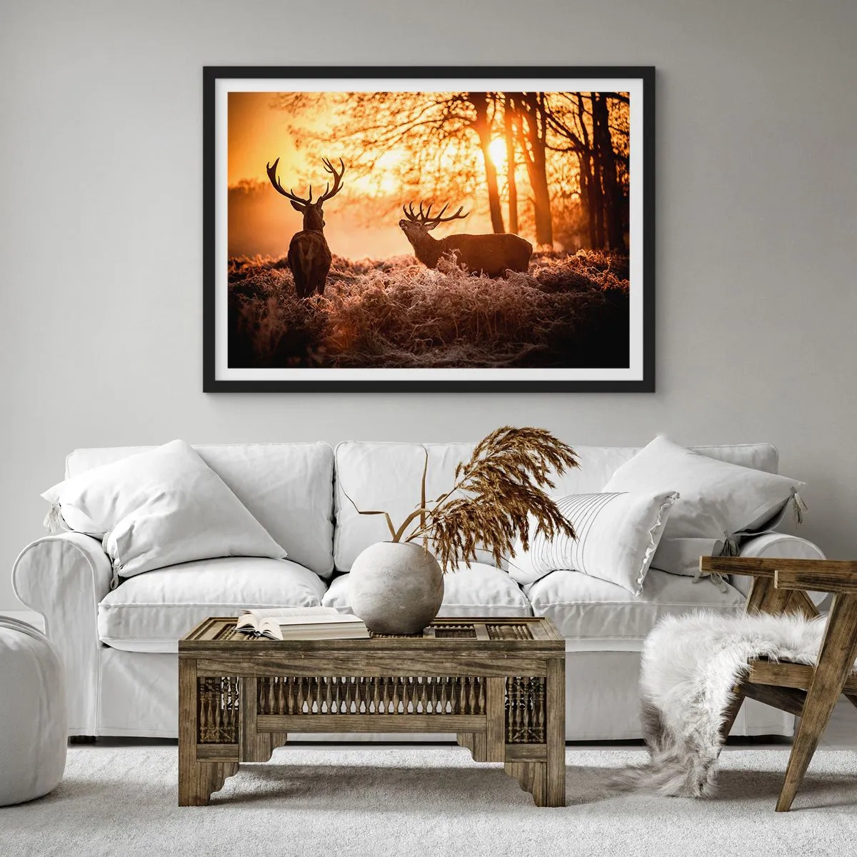 Póster en marco negro - Dos ciervos al atardecer en un paisaje invernal. - 100x70cm - El sueño de un cazador - Decoración de pared moderna para salón y dormitorio ARTTOR