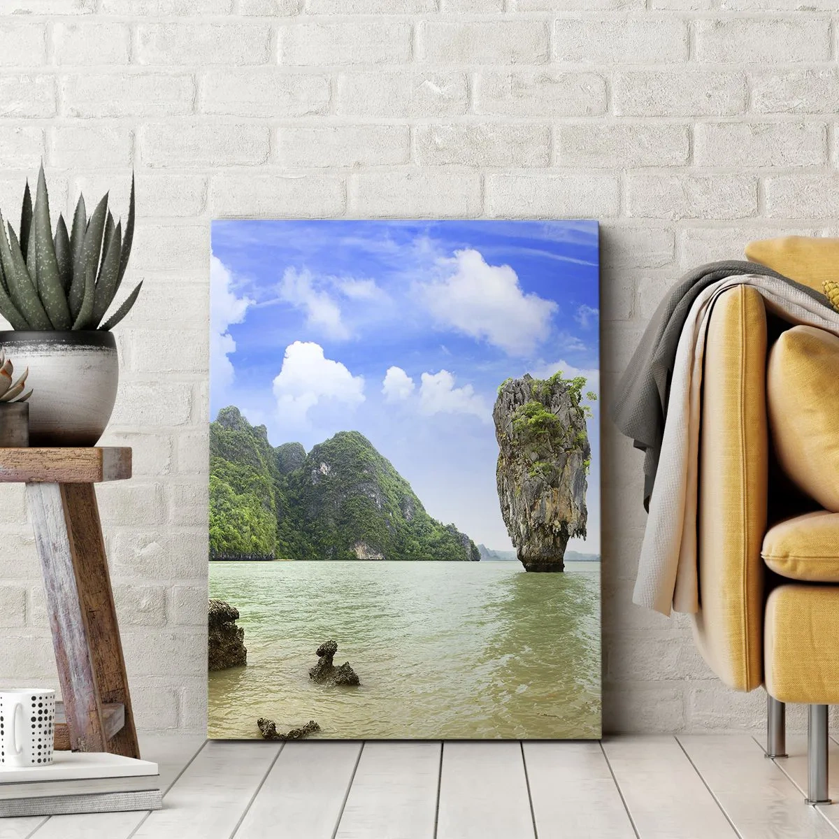 Cuadro sobre lienzo - Impresión de Imagen - Una formación rocosa exótica rodeada de agua y vegetación bajo un cielo azul. - 50x70cm - Las maravillas rocosas de la naturaleza - Decoración de pared moderna para salón y dormitorio ARTTOR