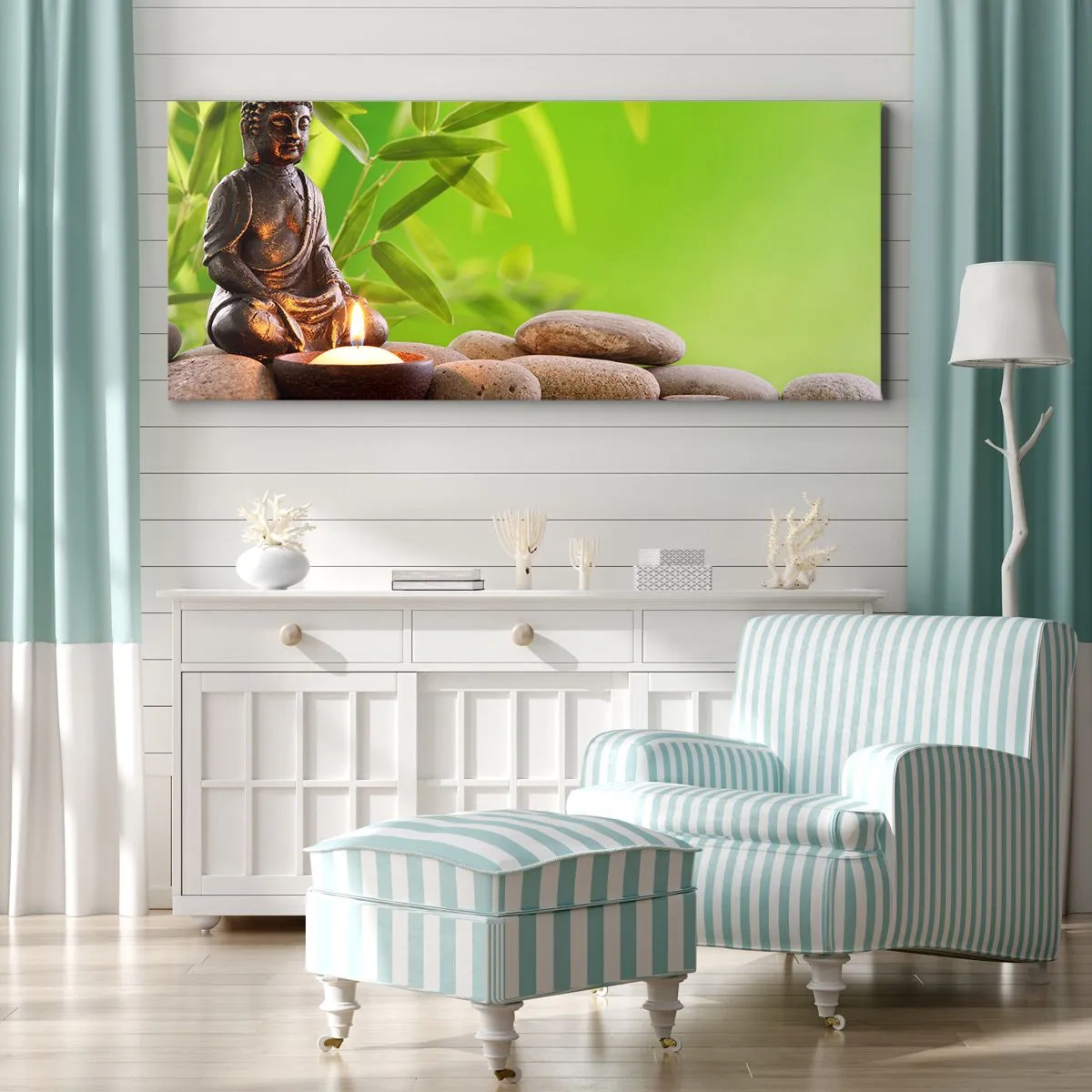 Cuadro sobre lienzo - Impresión de Imagen - Figura de Buda con piedras y una vela sobre un fondo de bambú. - 160x50cm - La vida es bella - Decoración de pared moderna para salón y dormitorio ARTTOR