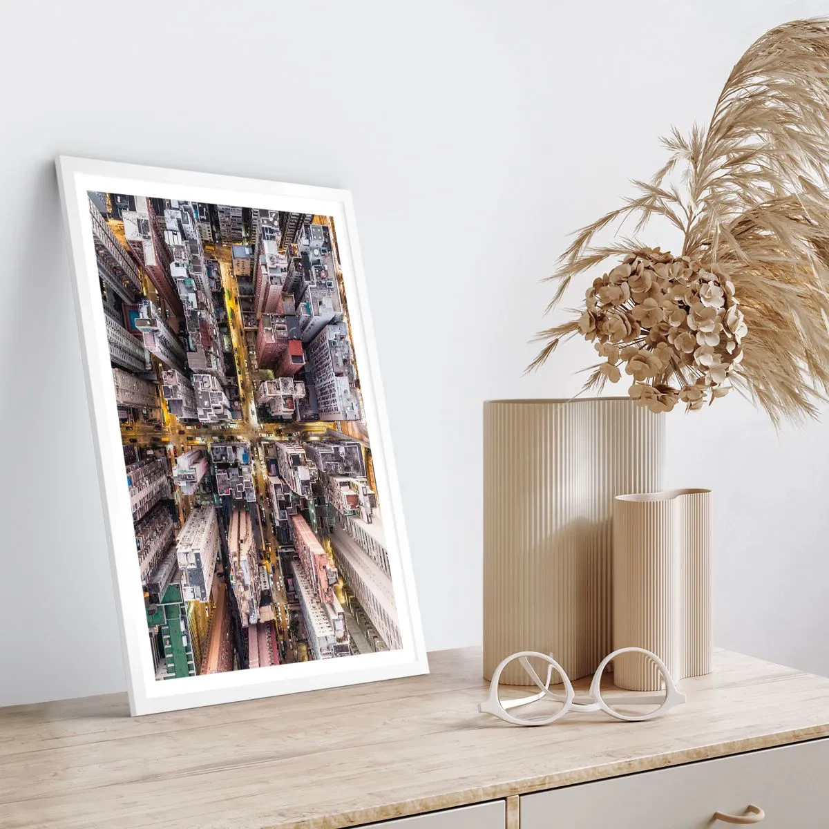 Póster en marco blanco - Saludos desde Hong Kong - 70x100 cm