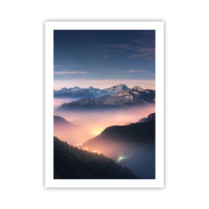 Póster - Una vista mágica de los valles montañosos iluminados por la luz nocturna. - 50x70cm - Luz en los valles - Decoración de pared moderna para salón y dormitorio ARTTOR