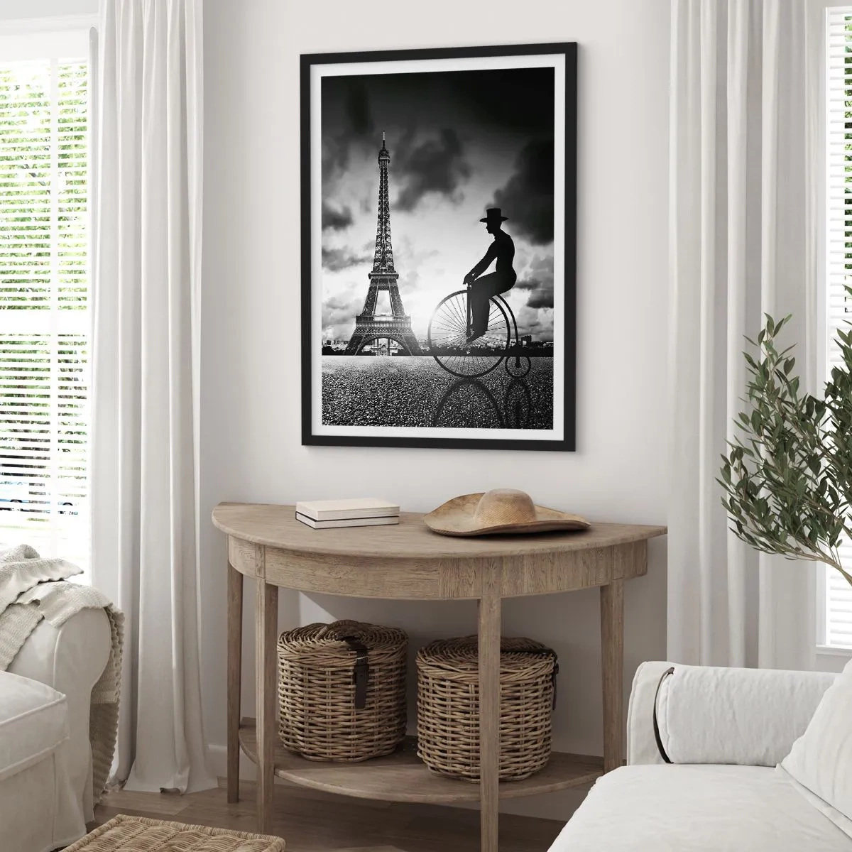 Póster en marco negro - Silueta de un ciclista con la Torre Eiffel de fondo - 50x70cm - Añoranza de la Belle Epoque - Decoración de pared moderna para salón y dormitorio ARTTOR