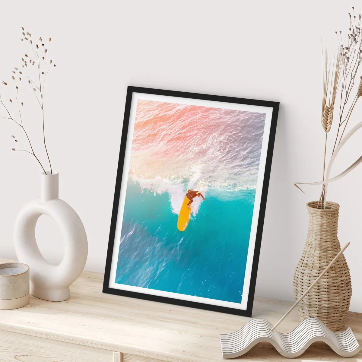 Póster en marco negro - Jinete del océano - 50x70 cm