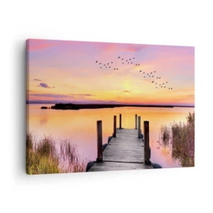 Cuadro sobre lienzo - Impresión de Imagen - Un muelle en un lago al atardecer con pájaros en el cielo. - 70x50cm - Violeta amanecer silencioso - Decoración de pared moderna para salón y dormitorio ARTTOR