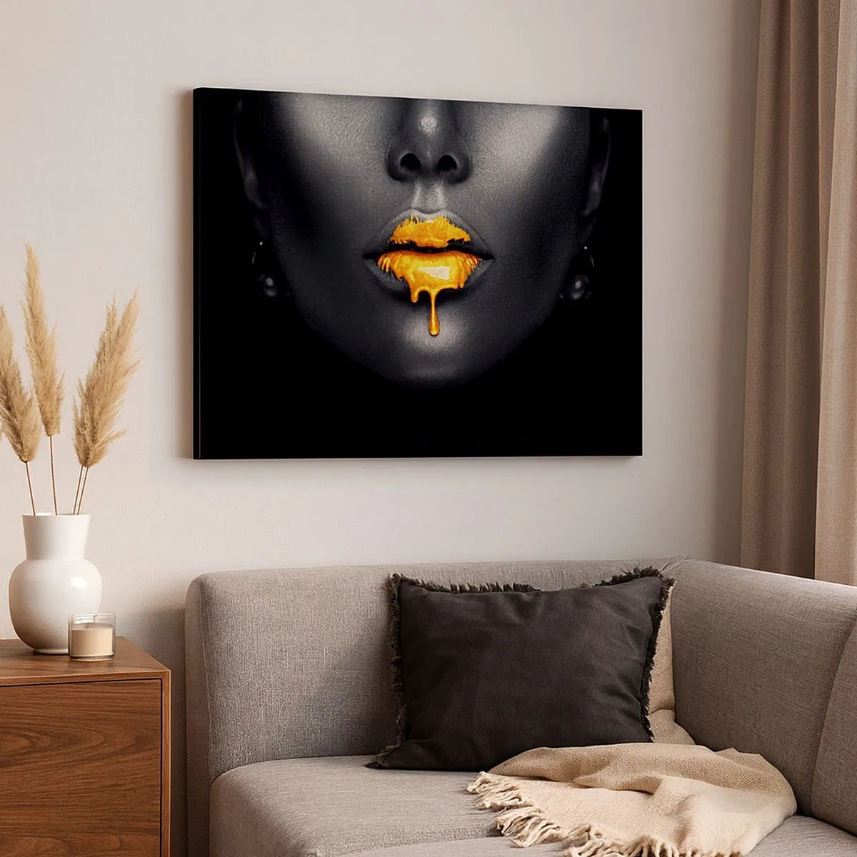 Cuadro sobre lienzo - Impresión de Imagen - Retrato en negro y dorado de una mujer con una gota de oro en los labios. - 70x50cm - Labios de oro - Decoración de pared moderna para salón y dormitorio ARTTOR