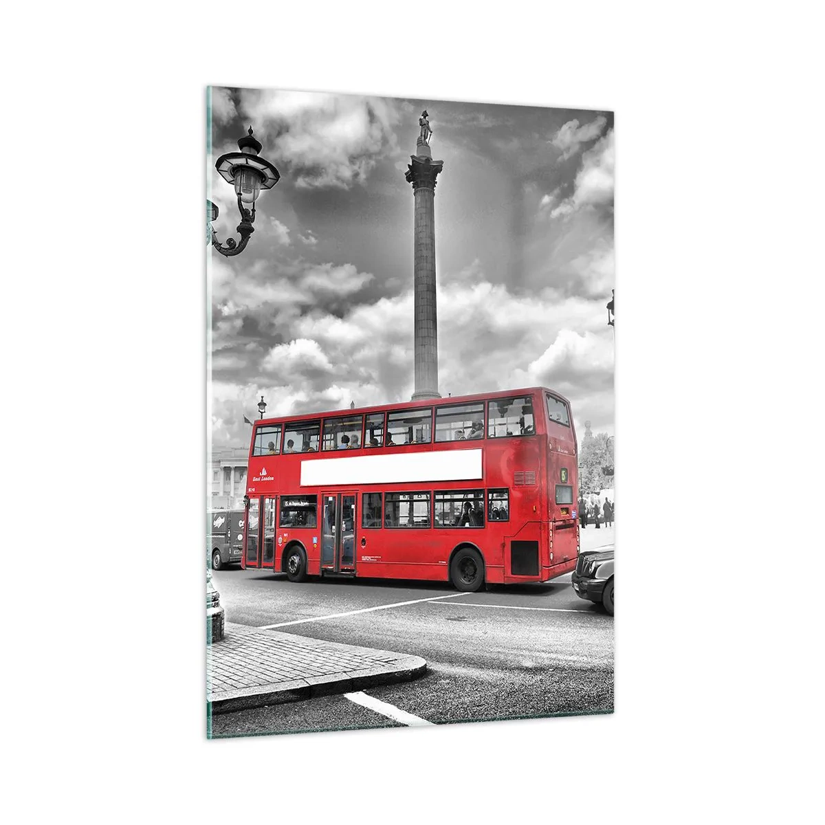 Cuadro sobre vidrio - Impresiones sobre Vidrio - Un autobús rojo contra un paisaje urbano en blanco y negro - 50x70cm - El verdadero torrente sanguíneo de la ciudad - Decoración de pared moderna para salón y dormitorio ARTTOR