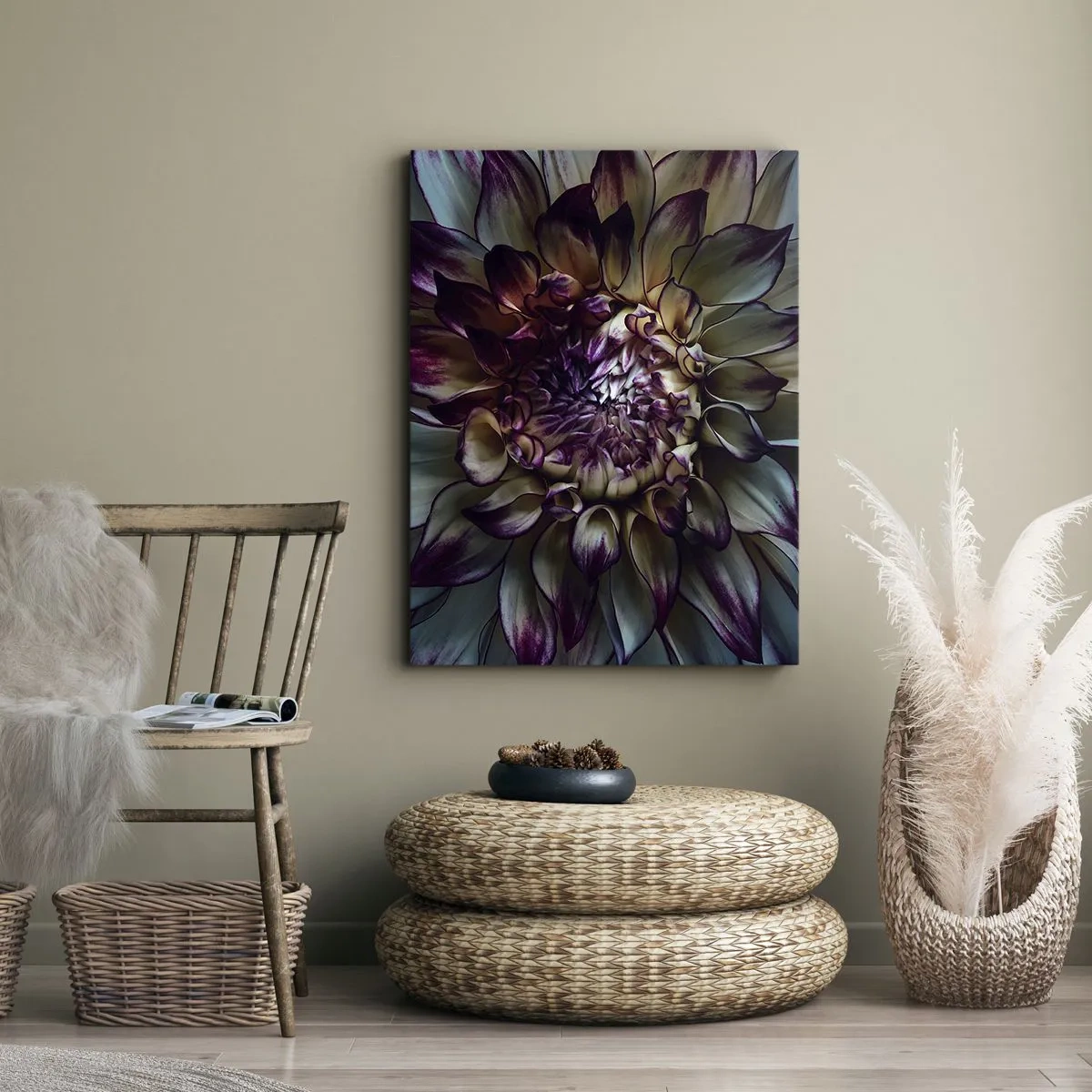 Cuadro sobre lienzo - Impresión de Imagen - Primer plano de una flor de dalia en tonos oscuros. - 50x70cm - El florecimiento de la hermosura - Decoración de pared moderna para salón y dormitorio ARTTOR