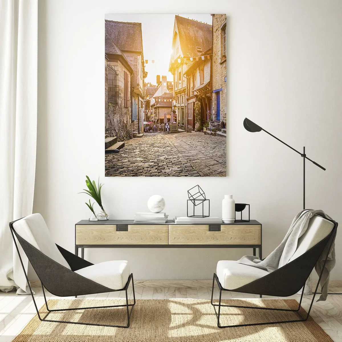Cuadro sobre vidrio - Impresiones sobre Vidrio - Una encantadora calle con pavimento de piedra bajo la luz del sol. - 70x100cm - El fantasma blanco de la ciudad - Decoración de pared moderna para salón y dormitorio ARTTOR