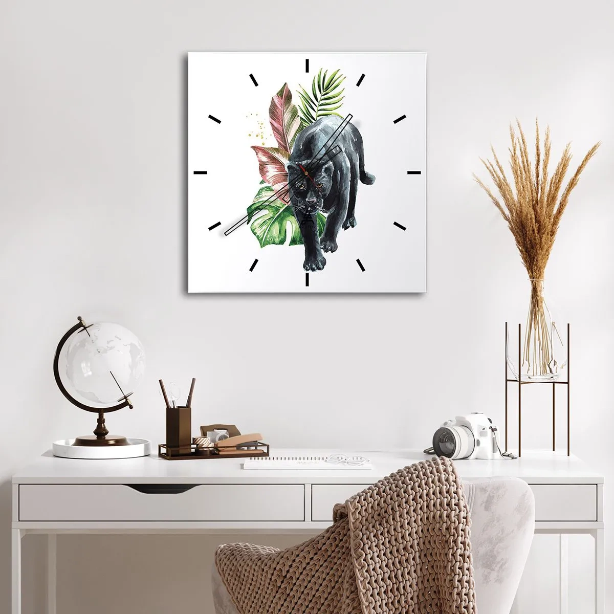Reloj de pared - Reloj de vidrio - Pantera negra rodeada de hojas tropicales - 30x30cm - Salvaje de corazón - Decoración de pared moderna para salón y dormitorio ARTTOR