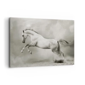 Cuadro sobre lienzo - Impresión de Imagen - Un caballo blanco en un salto dinámico sobre un fondo de nubes brumosas. - 100x70cm - Entre la realidad y el sueño - Decoración de pared moderna para salón y dormitorio ARTTOR