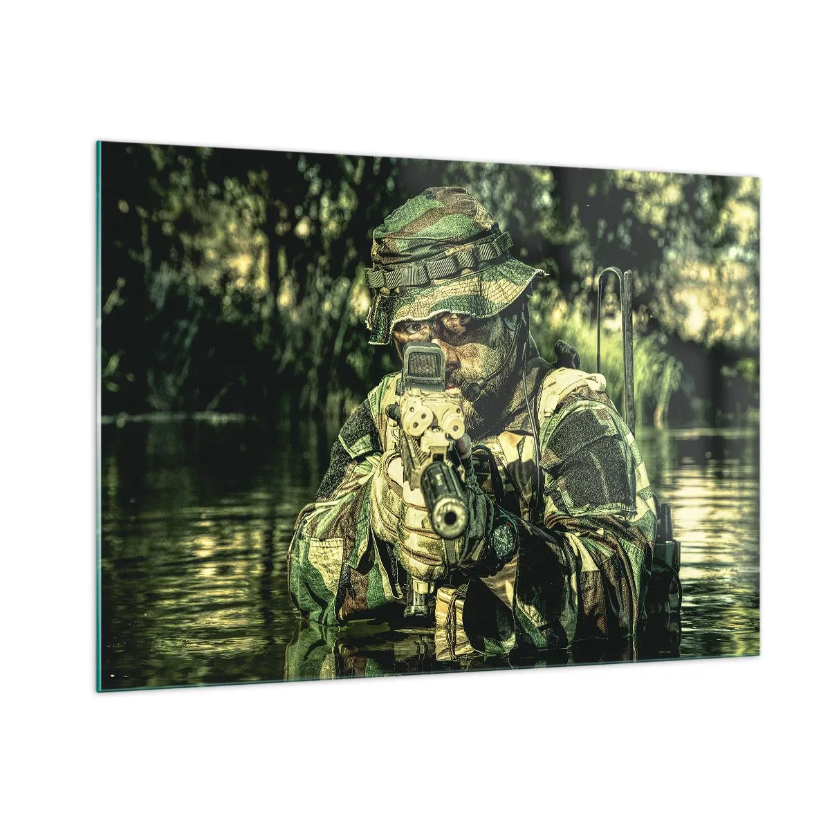 Cuadro sobre vidrio - Impresiones sobre Vidrio - Un soldado con camuflaje completo apunta a través de una visera en un entorno acuático. - 100x70cm - El mejor de entre la élite - Decoración de pared moderna para salón y dormitorio ARTTOR