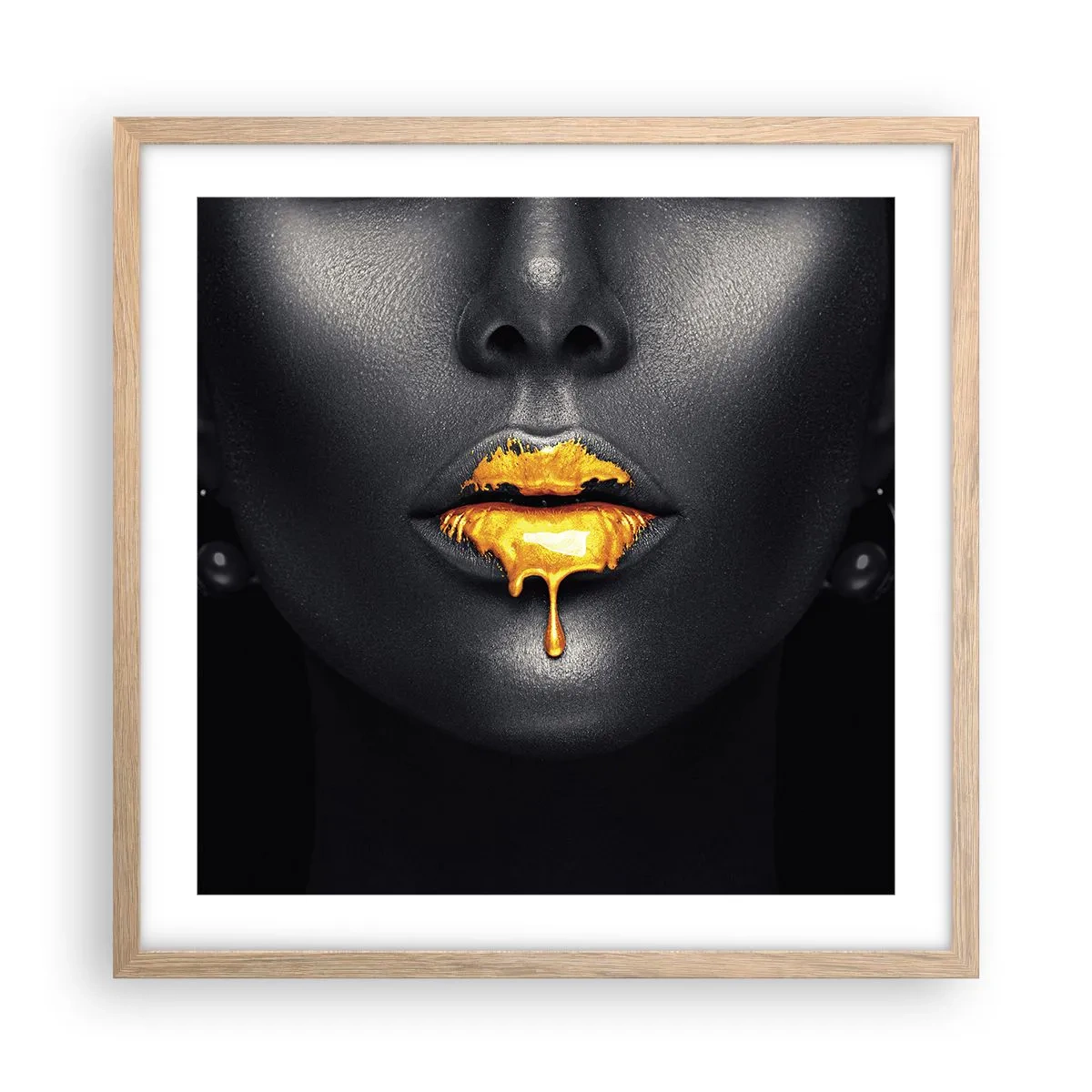 Póster en marco roble claro - Labios de oro - 50x50 cm