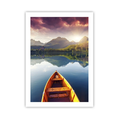 Póster - Un barco en un lago con vista a la montaña al atardecer. - 50x70cm - Frente a la naturaleza - Decoración de pared moderna para salón y dormitorio ARTTOR
