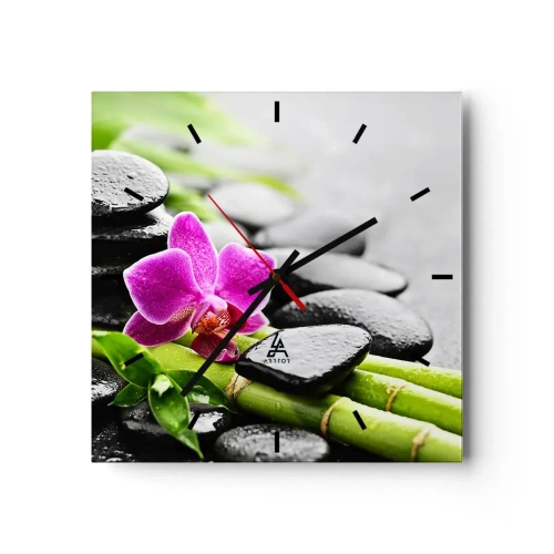 Reloj de pared - Reloj de vidrio - Orquídea morada, piedras negras y bambú en una composición tranquila. - 30x30cm - En equilibrio pacífico - Decoración de pared moderna para salón y dormitorio ARTTOR