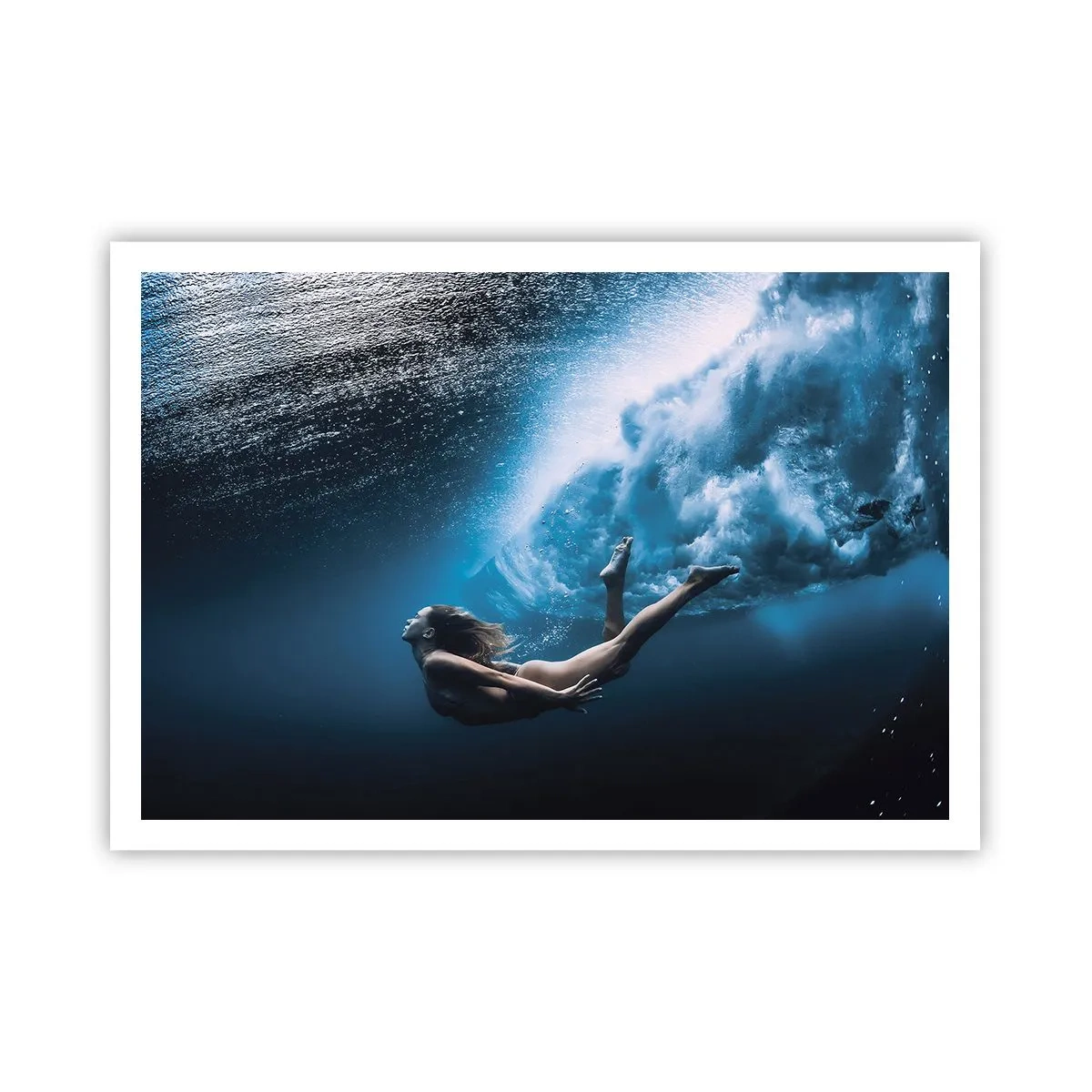 Póster - Fotografía submarina con una mujer y burbujas de aire. - 100x70cm - Una sirena contemporánea - Decoración de pared moderna para salón y dormitorio ARTTOR