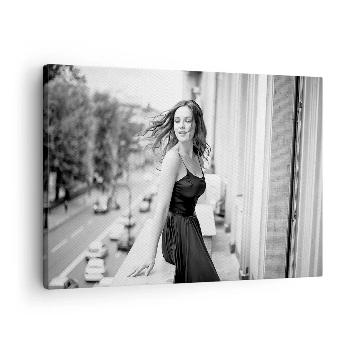 Cuadro sobre lienzo - Impresión de Imagen - Fotografía en blanco y negro de una mujer en un balcón. - 70x50cm - Ciertamente, parisina - Decoración de pared moderna para salón y dormitorio ARTTOR