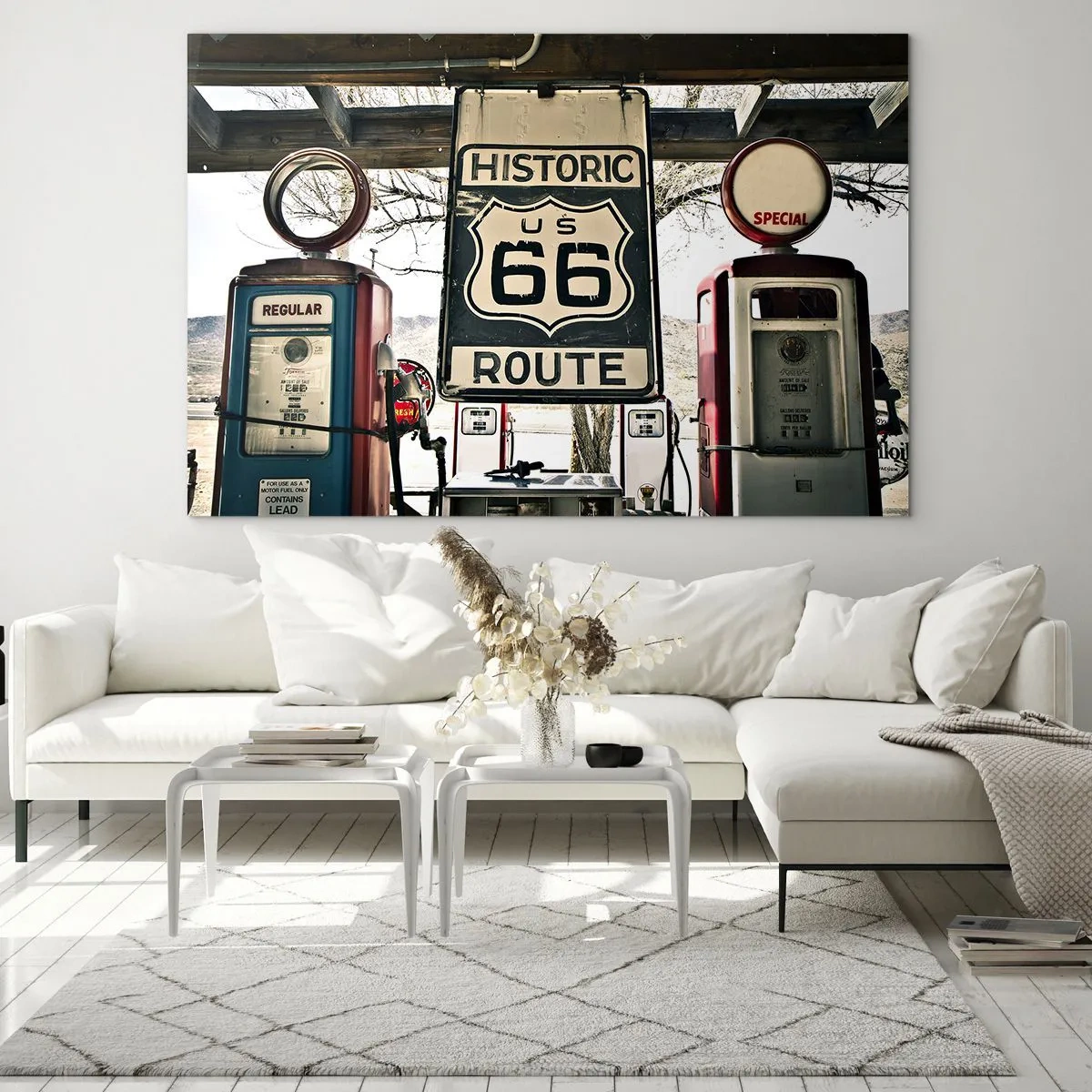 Cuadro sobre vidrio - Impresiones sobre Vidrio - Surtidores de gasolina antiguos y letrero de la Ruta 66 - 70x50cm - Un viaje retro americano - Decoración de pared moderna para salón y dormitorio ARTTOR