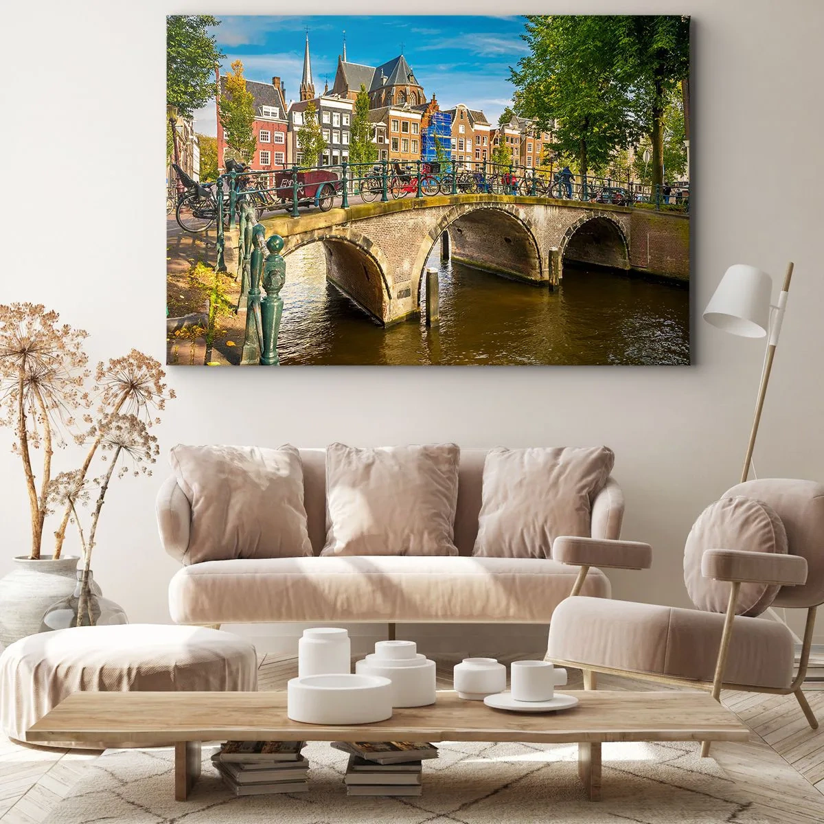 Cuadro sobre lienzo - Impresión de Imagen - Un pintoresco canal con un puente en Ámsterdam. - 120x80cm - Primavera en el canal - Decoración de pared moderna para salón y dormitorio ARTTOR