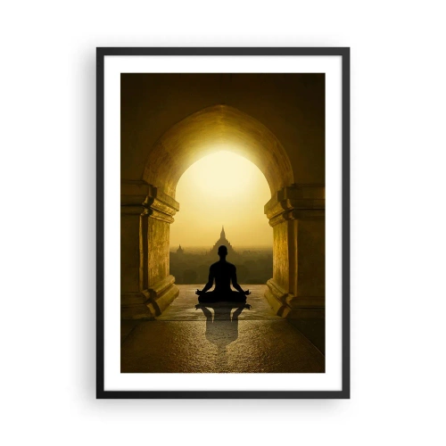 Póster en marco negro - Una figura meditando en el arco de un templo con el sol naciente como telón de fondo. - 50x70cm - Armonía total - Decoración de pared moderna para salón y dormitorio ARTTOR