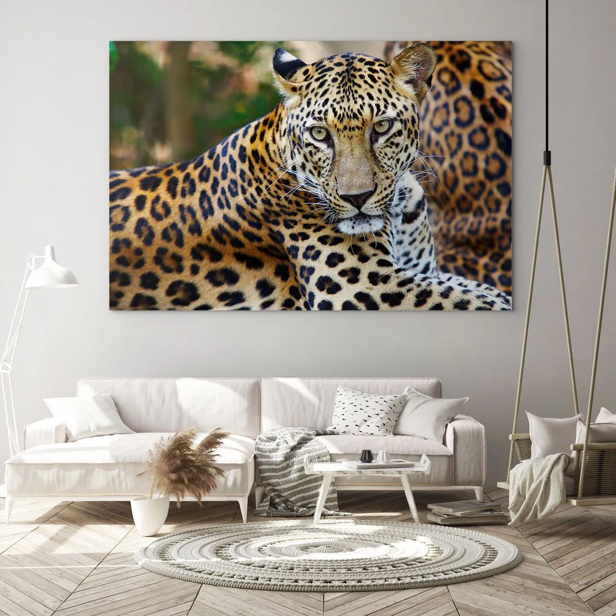 Cuadro sobre vidrio - Impresiones sobre Vidrio - Un leopardo salvaje descansando entre la vegetación. - 70x50cm - Salvaje y tranquilo - Decoración de pared moderna para salón y dormitorio ARTTOR