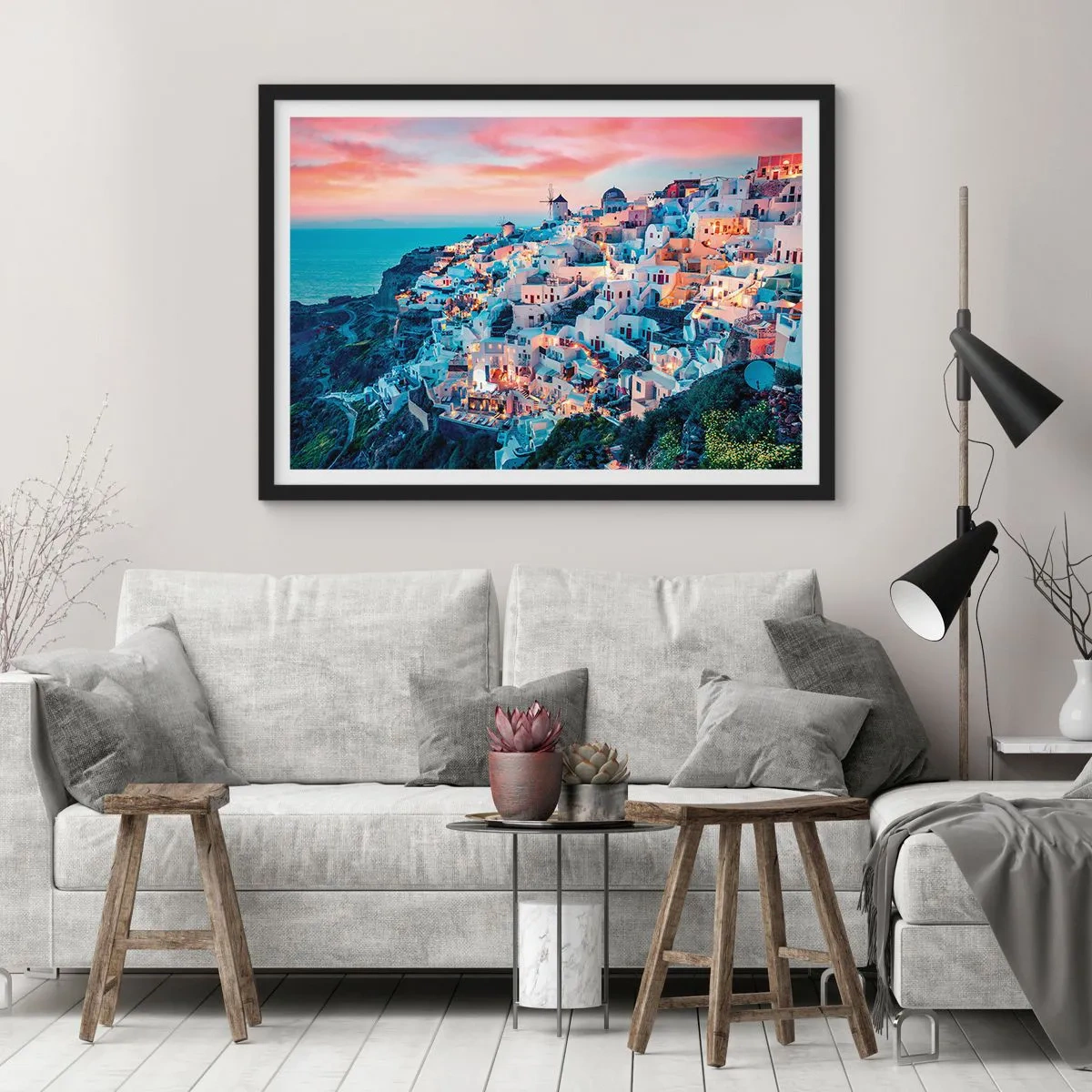 Póster en marco negro - Santorini al atardecer con edificios blancos en la colina - 100x70cm - Vacaciones en Grecia - Decoración de pared moderna para salón y dormitorio ARTTOR