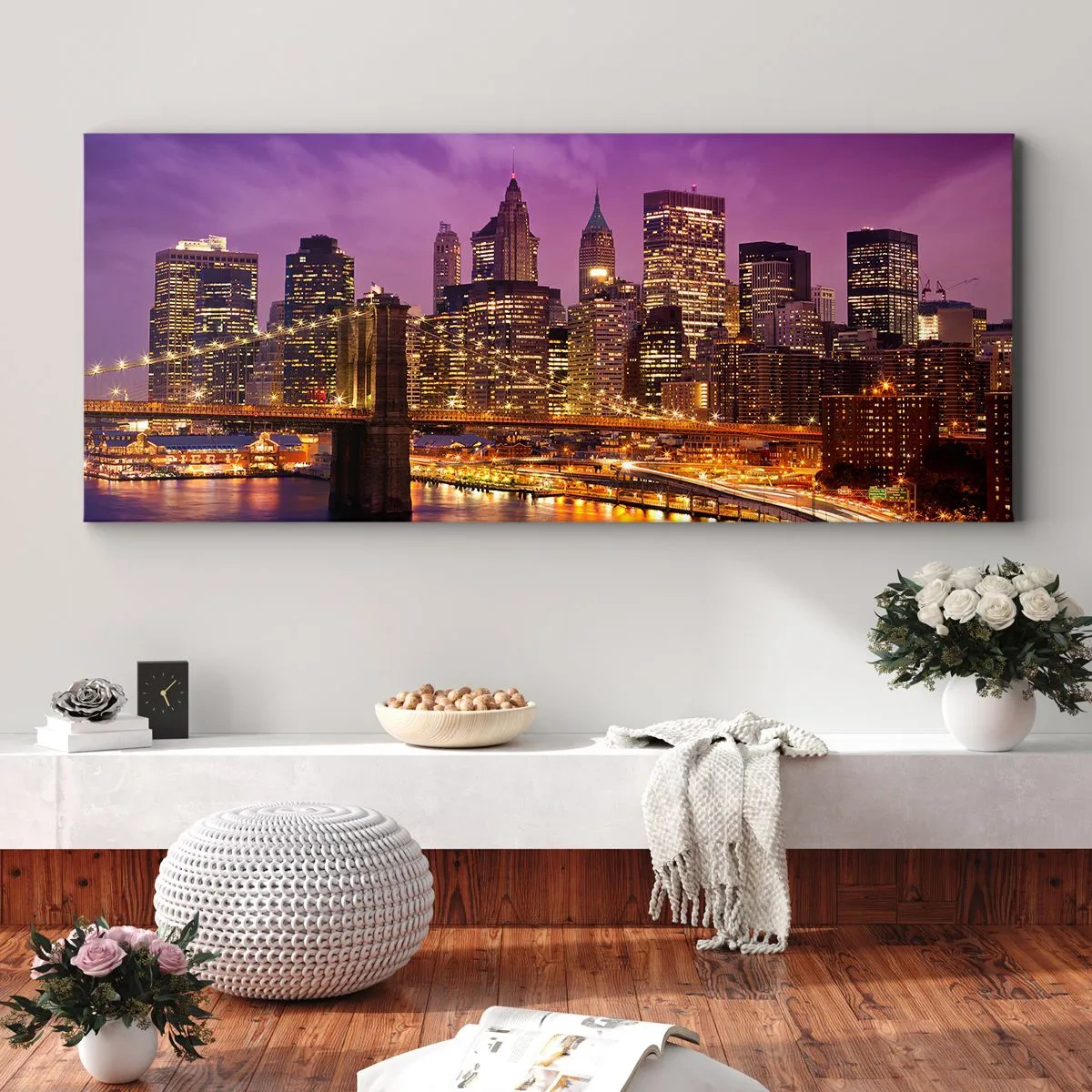 Cuadro sobre lienzo - Impresión de Imagen - Panorama de la ciudad con el puente a la luz del atardecer contra el cielo violeta. - 160x50cm - Manhattan púrpura y dorado - Decoración de pared moderna para salón y dormitorio ARTTOR